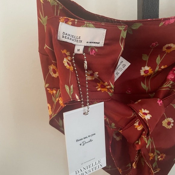 Danielle Bernstein Red Floral Crop Top - Picture 3 of 5